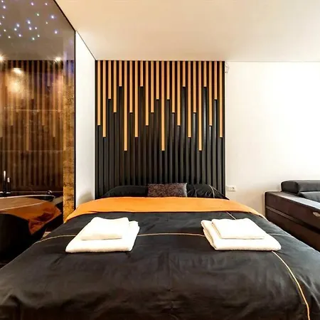 Kennedy Apartment *